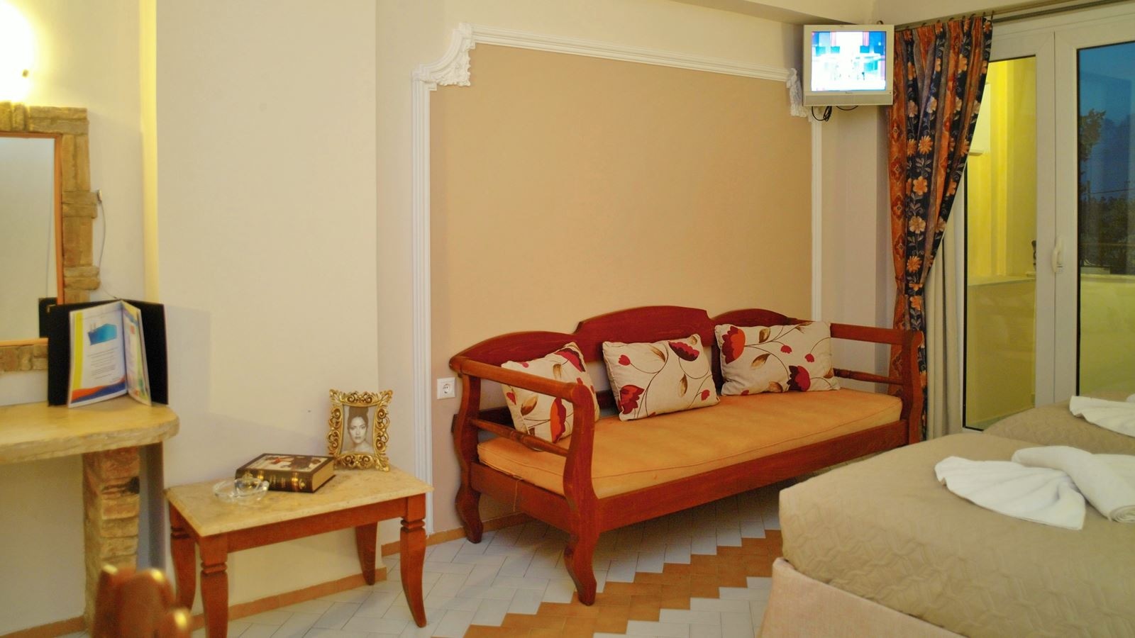 rooms-superior-triple-studio