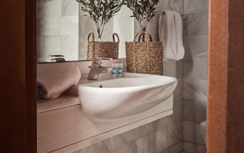 rooms-superior-double-room-sea-view-with-veranda