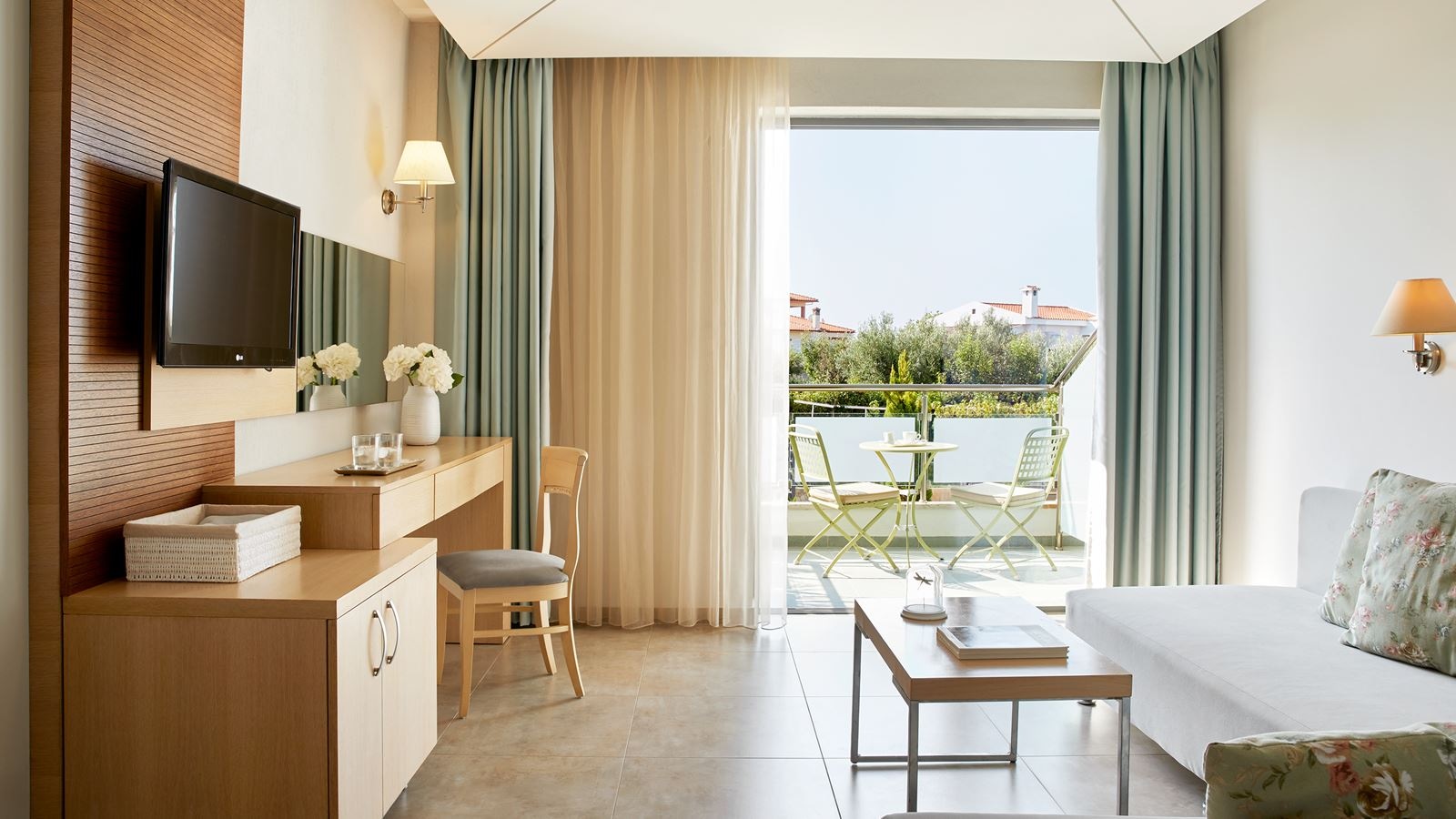 rooms-family-suite-garden-view