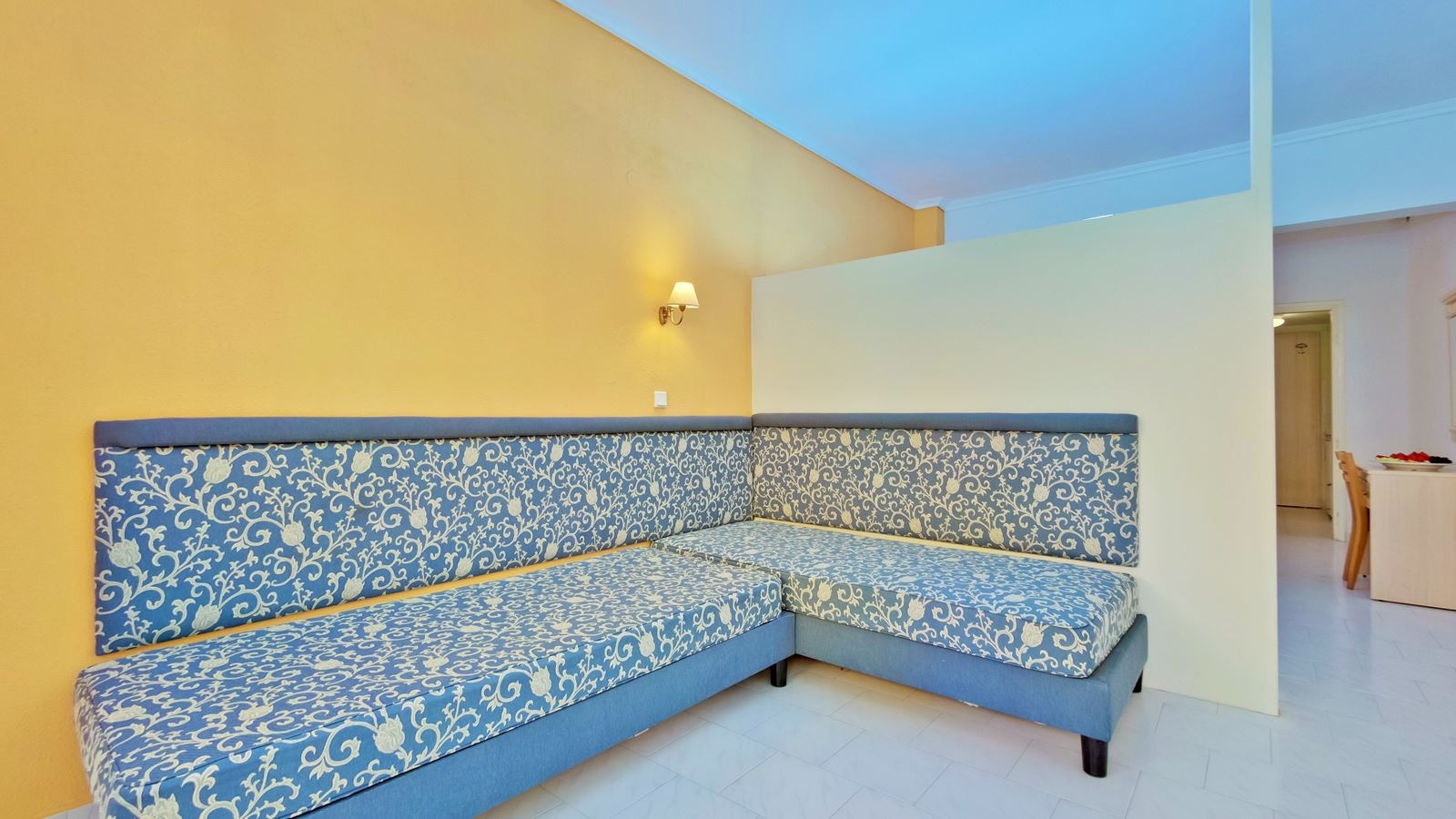 rooms-quadraple-family-room-ground-floor