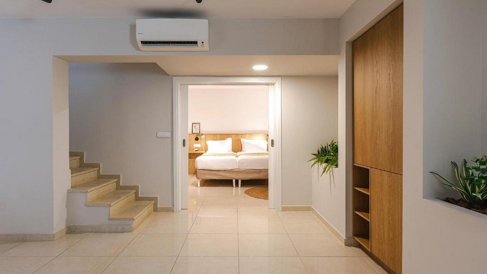 rooms-room--family-2-bedrooms-deluxe-shared-pool