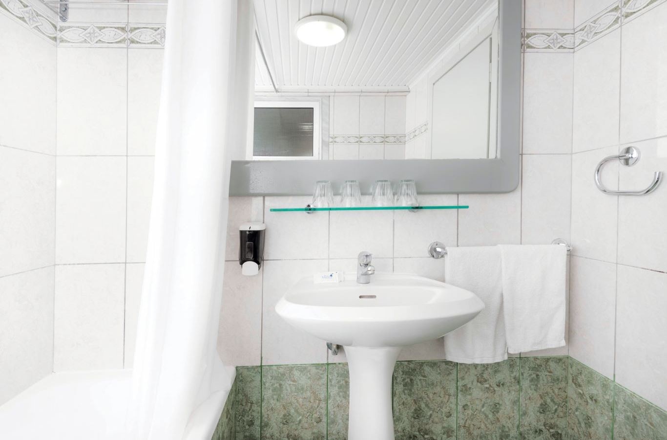 rooms-standard-single-room-land-view