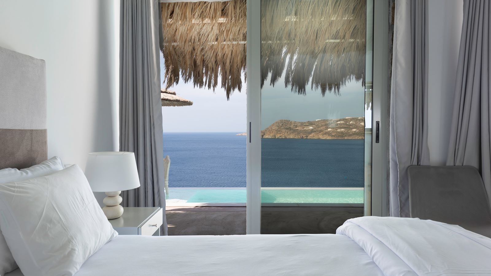rooms-grand-deluxe-suite-with-private-pool-and-sea-view