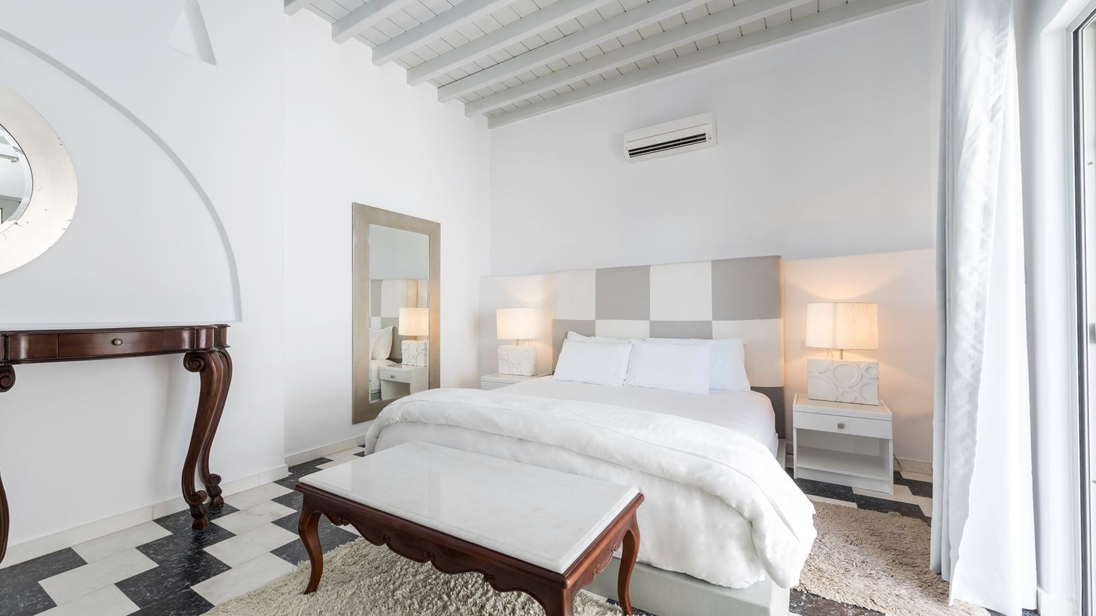 rooms-superior-room-side-sea-view