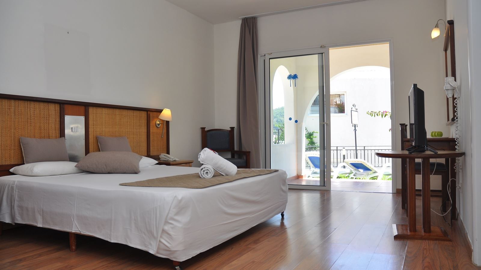 rooms-family-room-2-bedroom