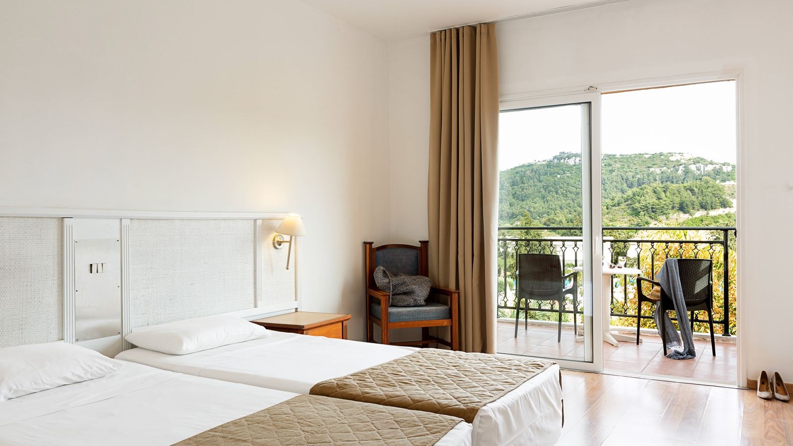 rooms-twin-promo-room