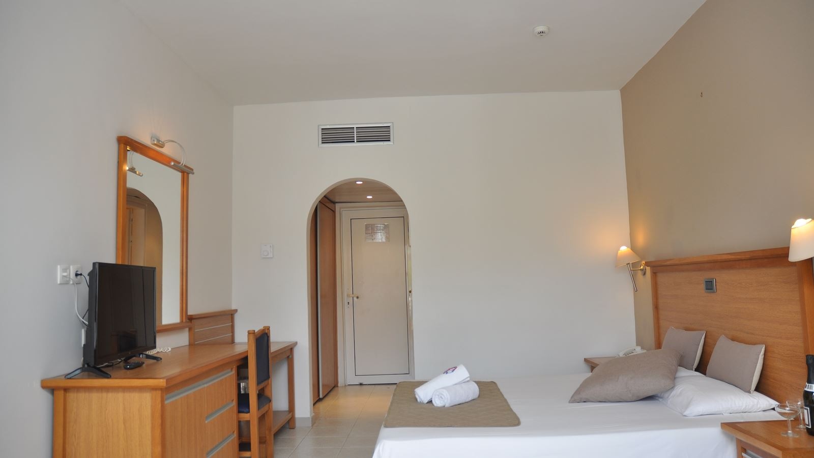 rooms-twin-promo-room