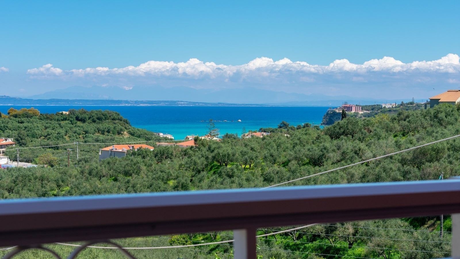 rooms-deluxe-double-sea-view-room-balcony