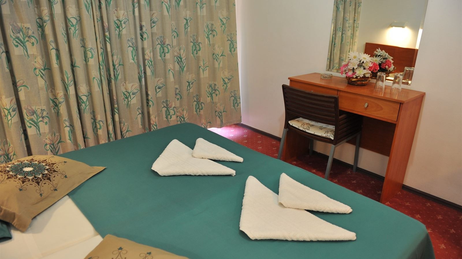 rooms-room-standard-double-balcony-or-terrace