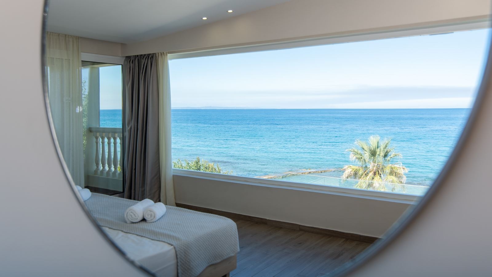 rooms-301-suite-panoramic-sea-view