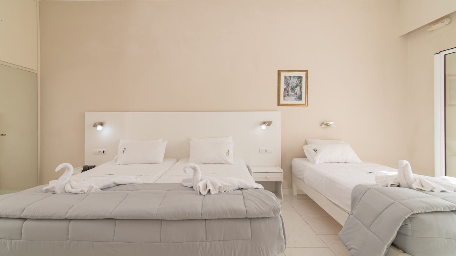 rooms-superior-side-sea-view-with-balcony