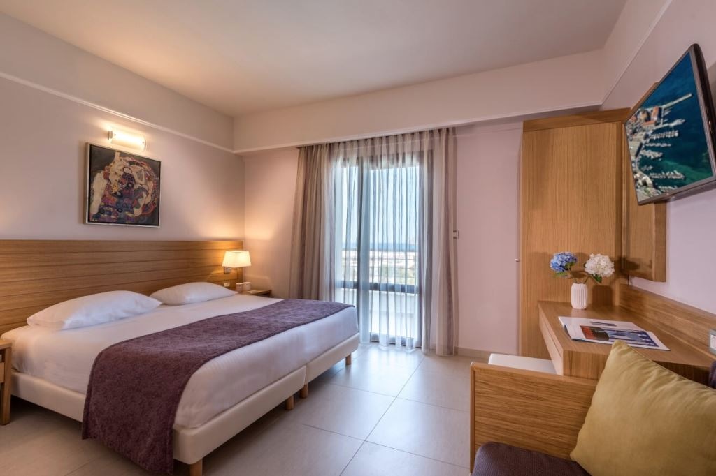 rooms-1-bedroom-apartment-pool-view-or-garden-view