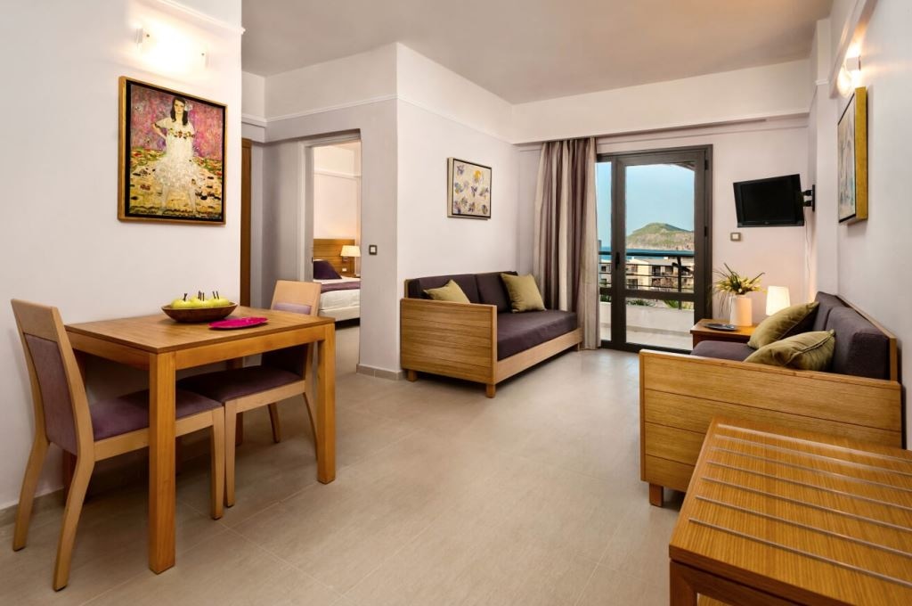 rooms-1-bedroom-apartment-pool-view-or-garden-view