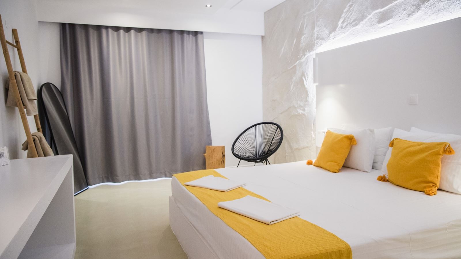 rooms-standard-double-room-1st-floor-with-balcony