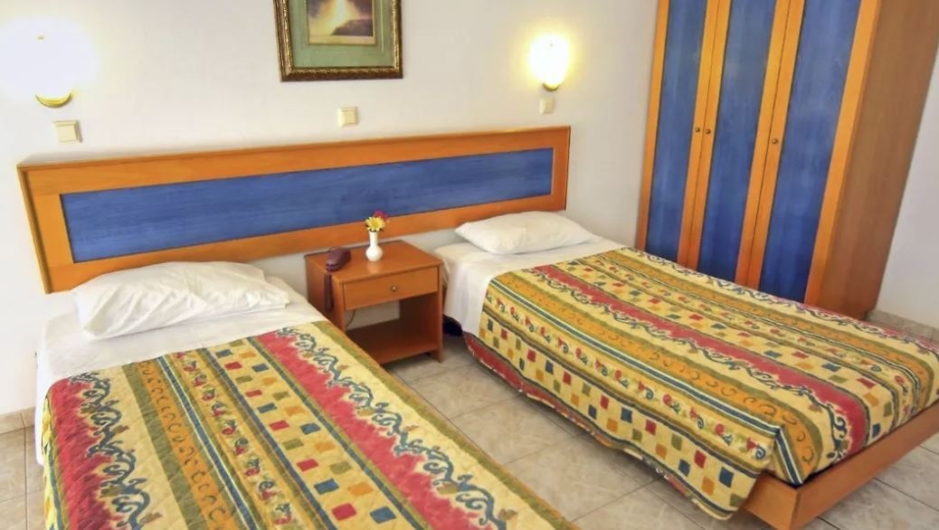 rooms-single-use-studio-balcony