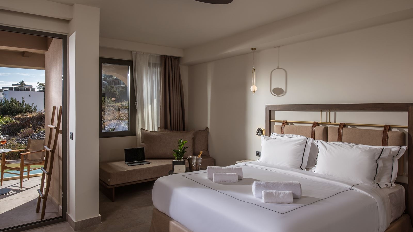 rooms-luxury-room-with-plunge-pool