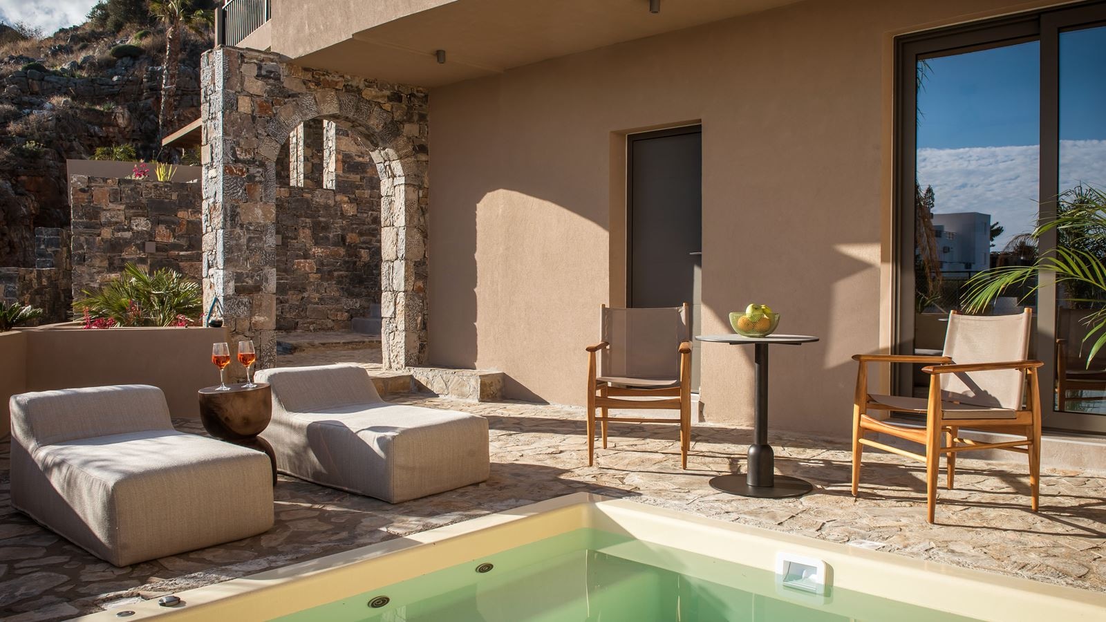 rooms-junior-suite-with-private-pool