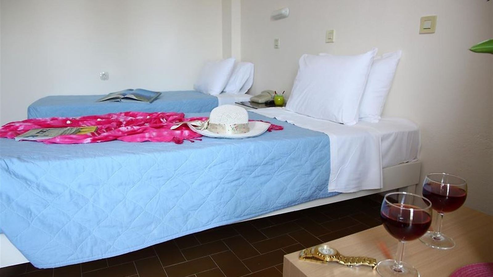 rooms-doubletwin-room