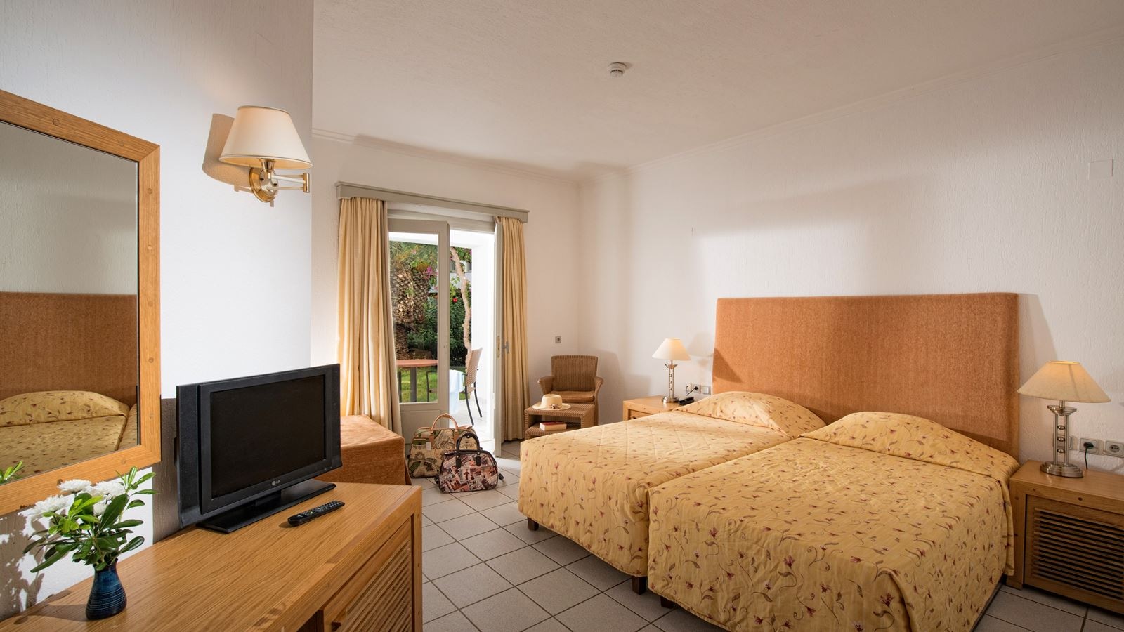 rooms-bungalow-standard-double-balcony-or-terrace