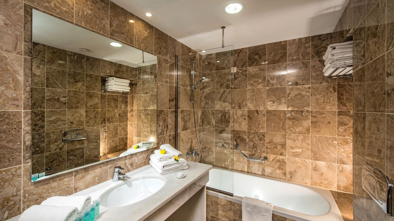 rooms-bungalow-standard-double-balcony-or-terrace