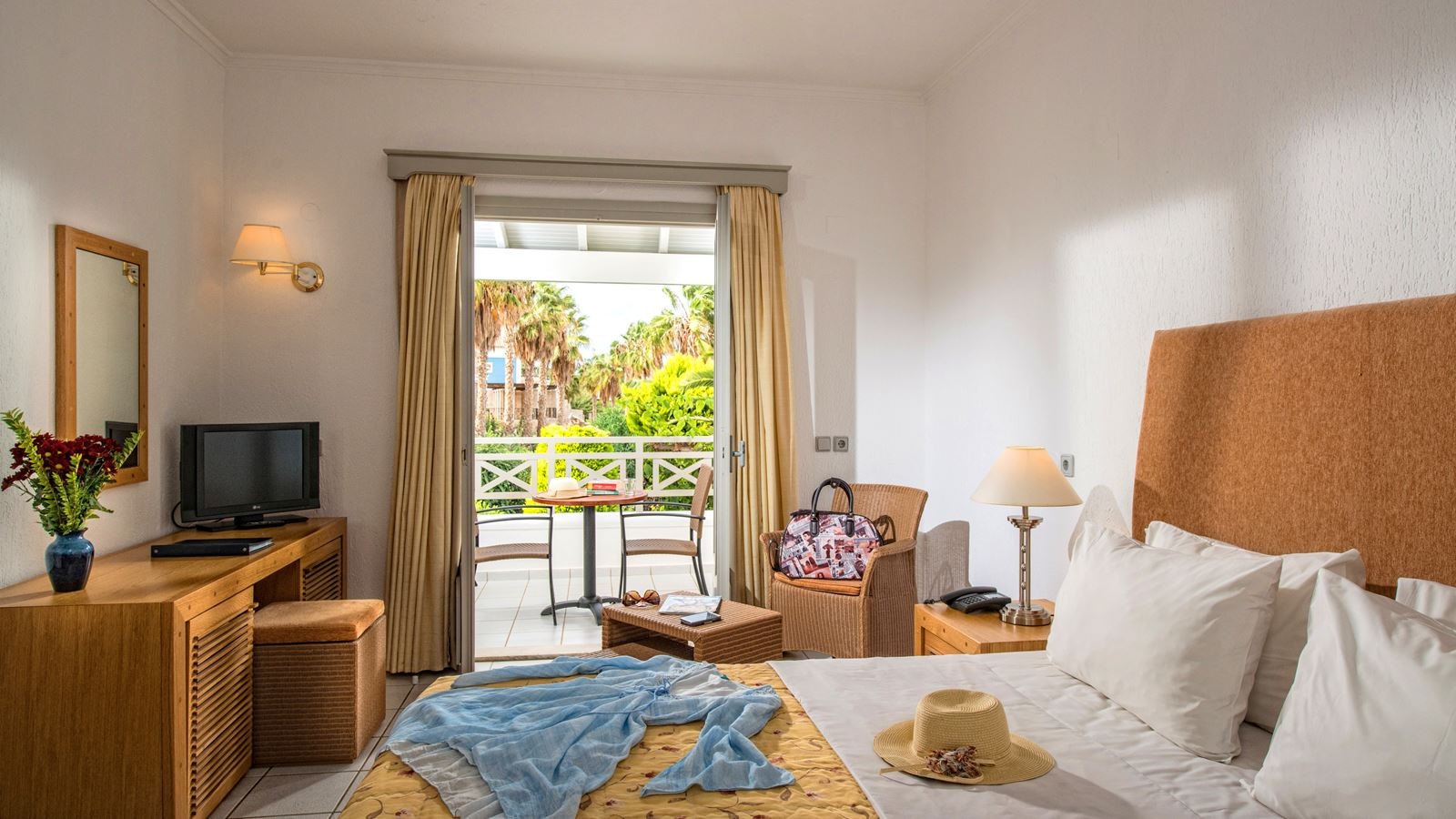 rooms-bungalow-standard-double-balcony-or-terrace