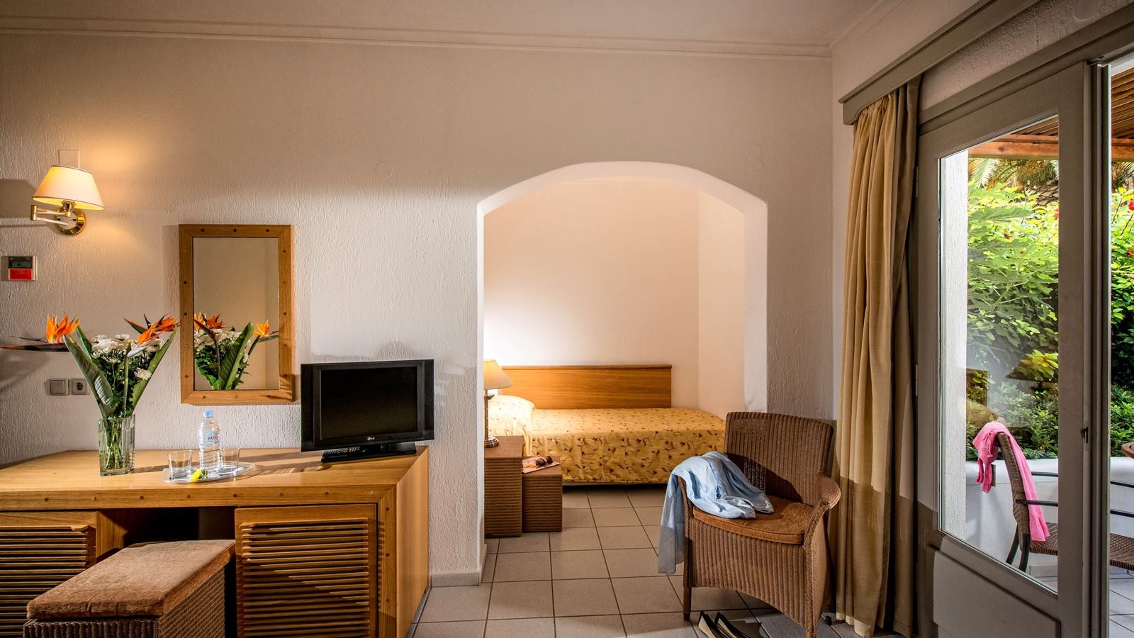 rooms-bungalow-standard-triple-balcony-or-terrace