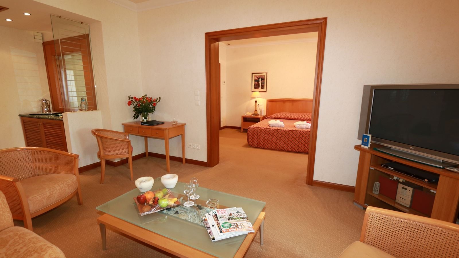 rooms-vip-suite-shared-pool