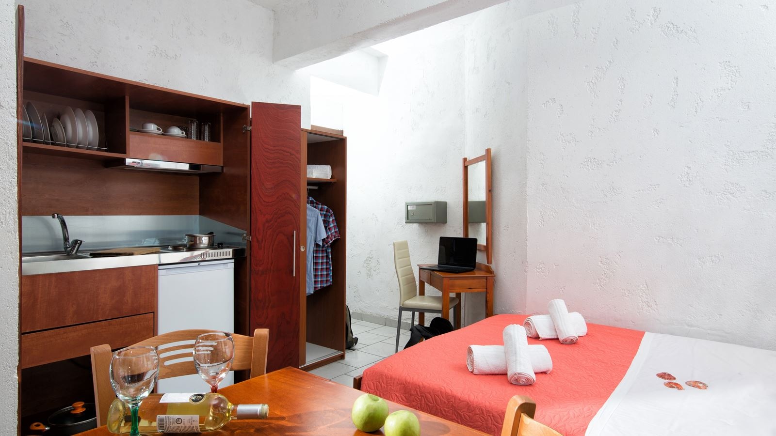 rooms-studio-with-sea-or-mountain-view