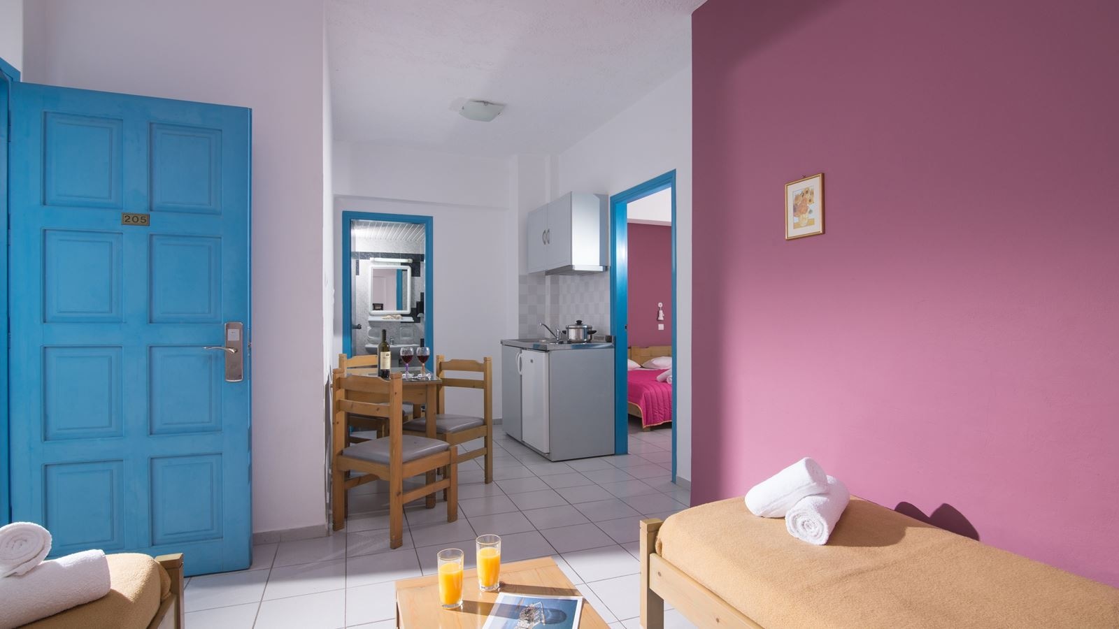 rooms-one-bedroom-apartment-with-mountain-view