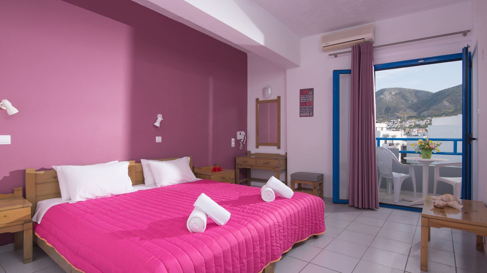 rooms-one-bedroom-apartment-with-mountain-view