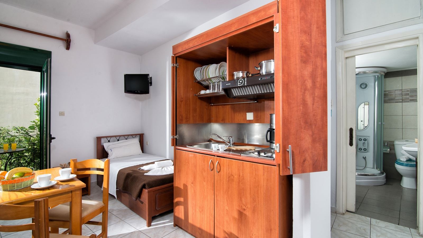 rooms-two-bedroom-apartment-with-hydromassage-shower