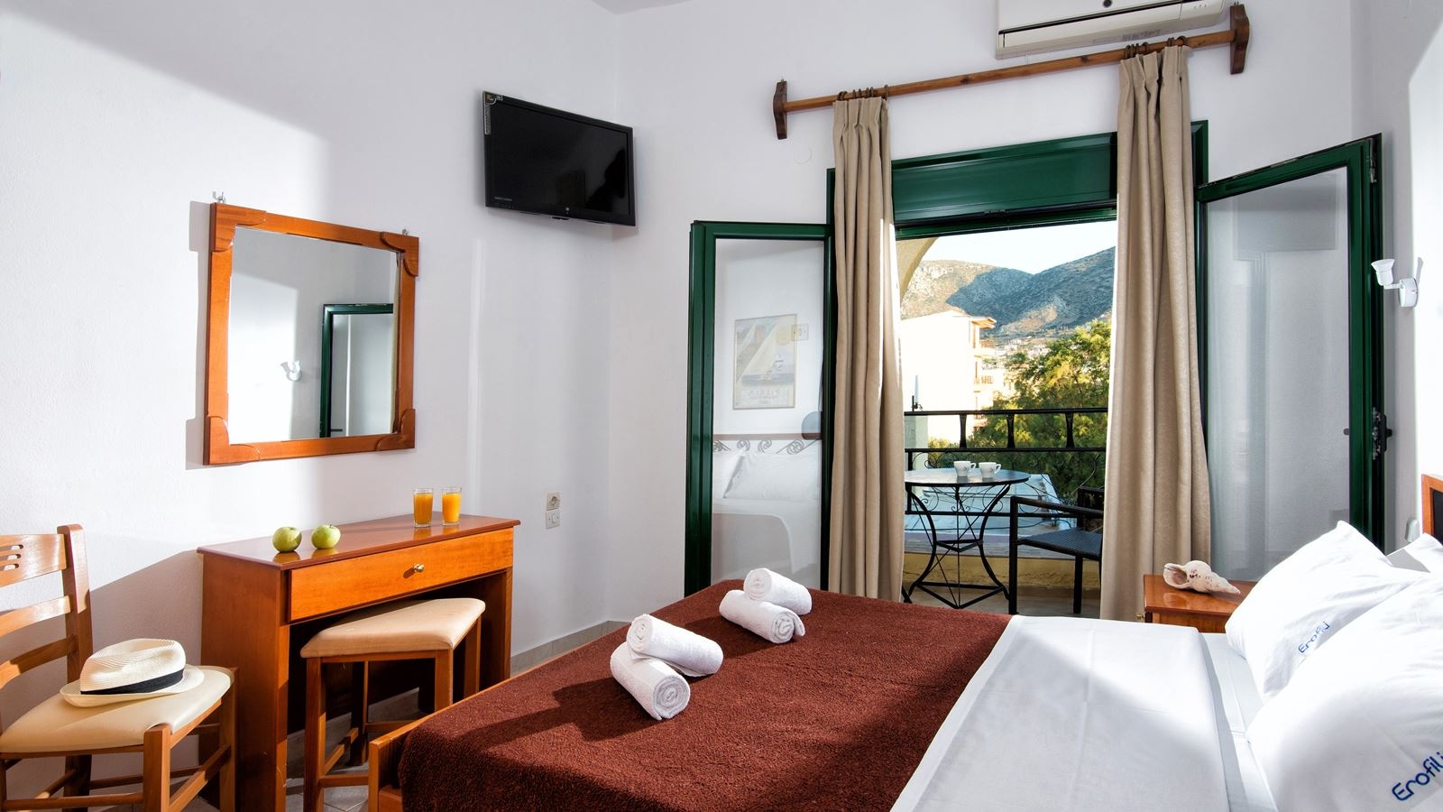 rooms-two-bedroom-apartment-with-hydromassage-shower