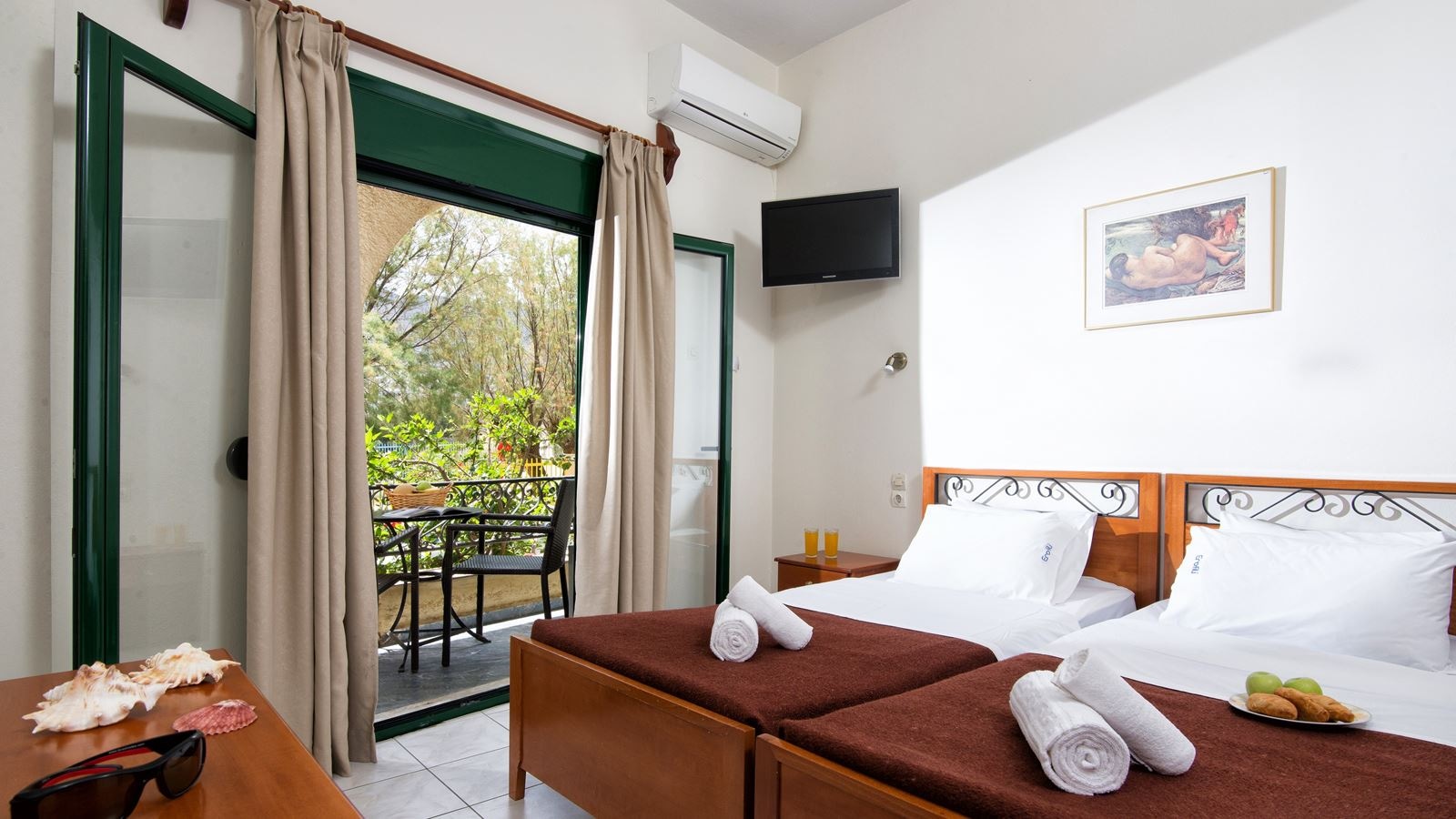 rooms-two-bedroom-apartment-with-hydromassage-shower