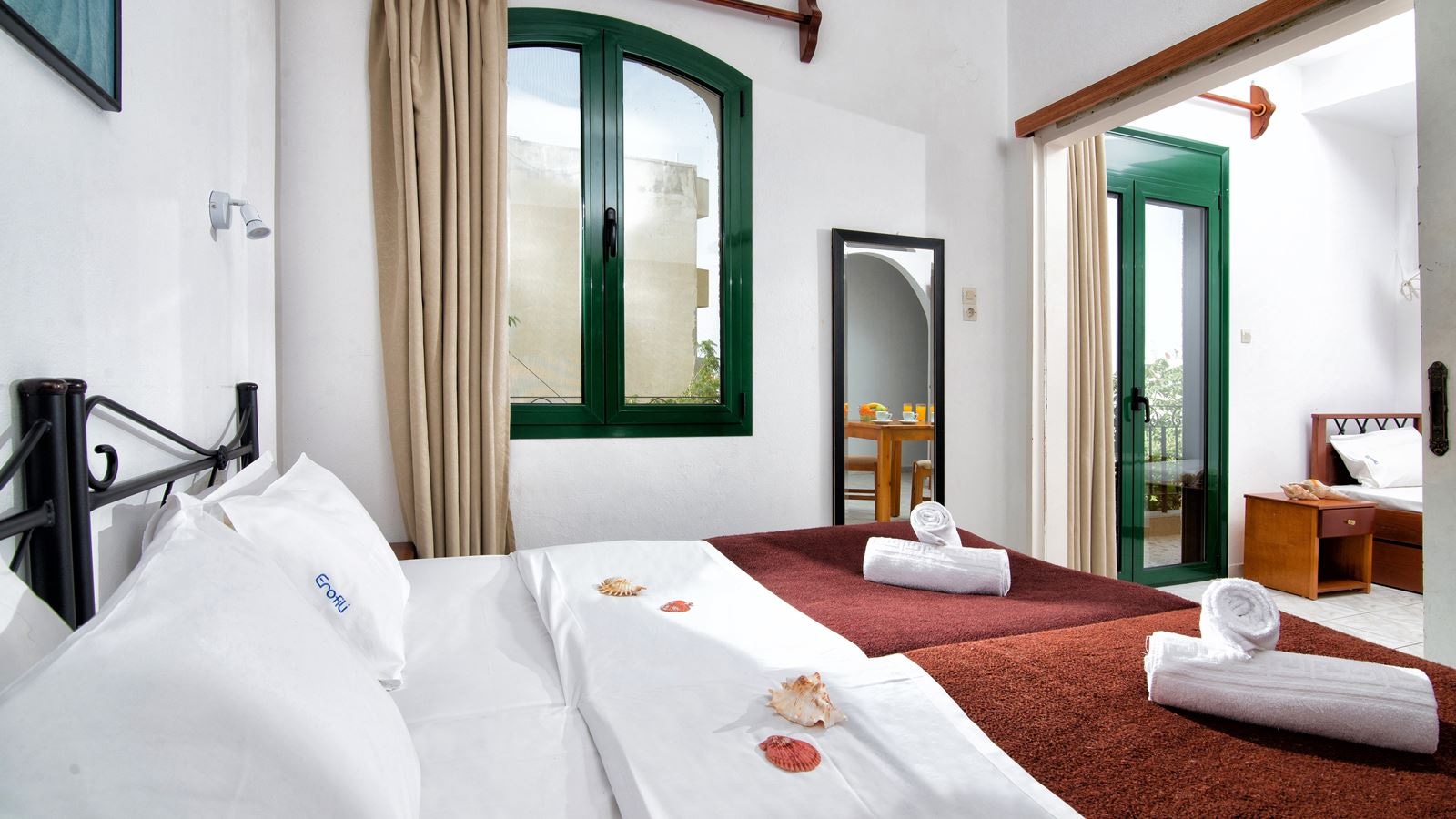 rooms-two-bedroom-apartment-with-hydromassage-shower