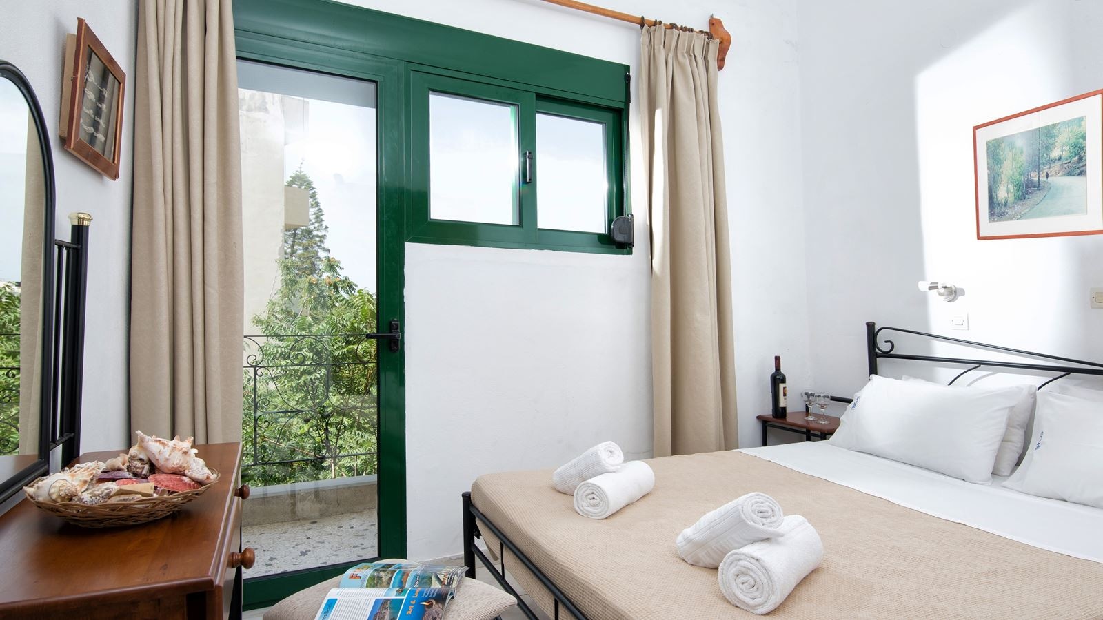 rooms-two-bedroom-apartment-with-hydromassage-shower