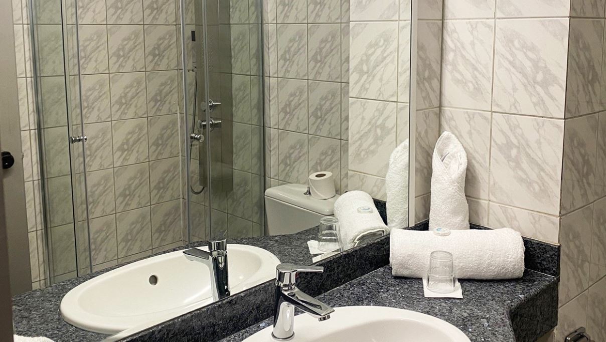 rooms-room-superior-balcony-or-terrace