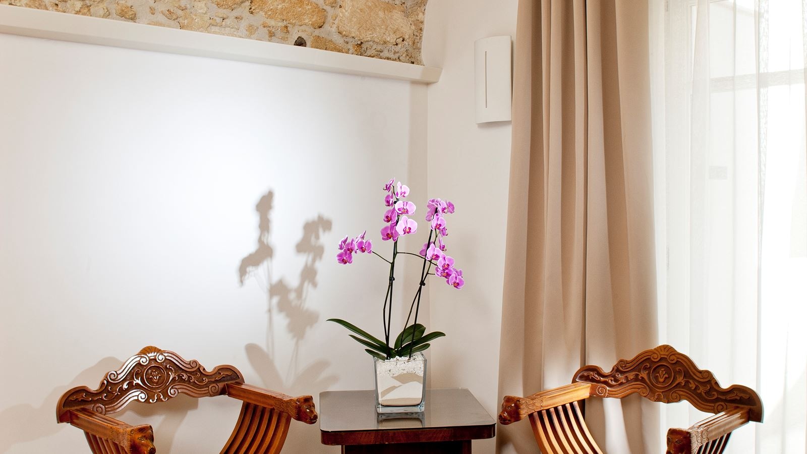 rooms-pool-view-suite