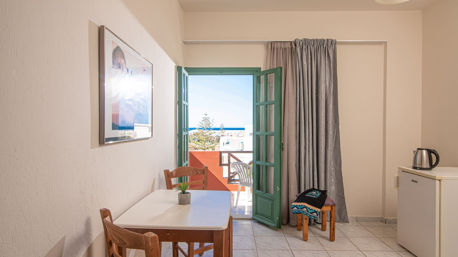 rooms-one-bedroom-apartment-with-garden-or-pool-view