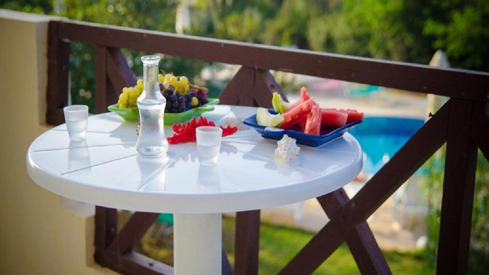 rooms-one-bedroom-apartment-with-garden-or-pool-view