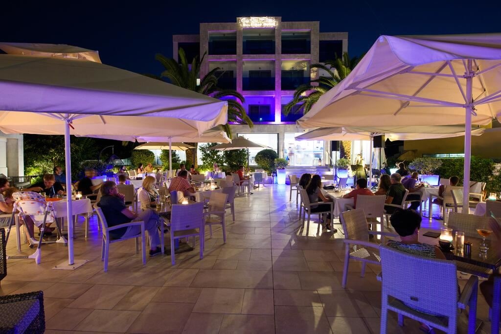 restaurants-plaza-main-restaurant