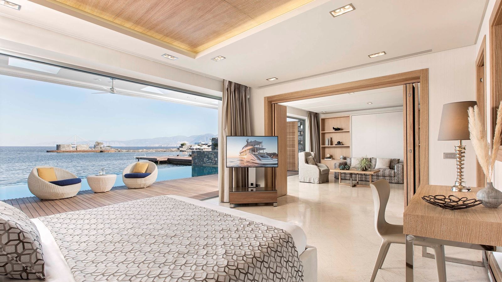 rooms-presidential-bungalow-suite-with-private--heated-pool