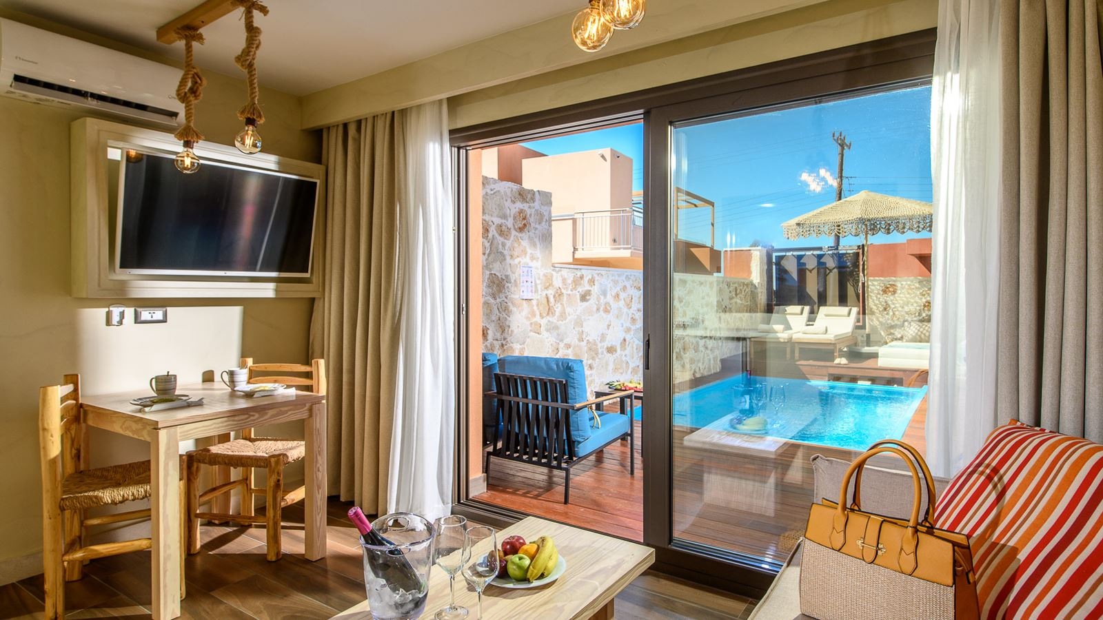 rooms-premium-room-inland-view-private-pool