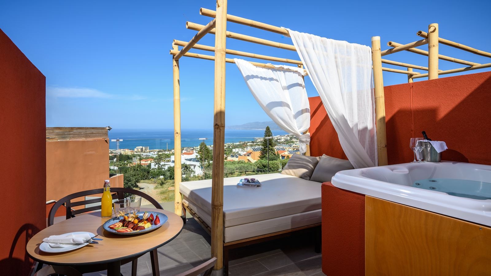 rooms-elite-suite-sea-view-outdoor-jacuzzi