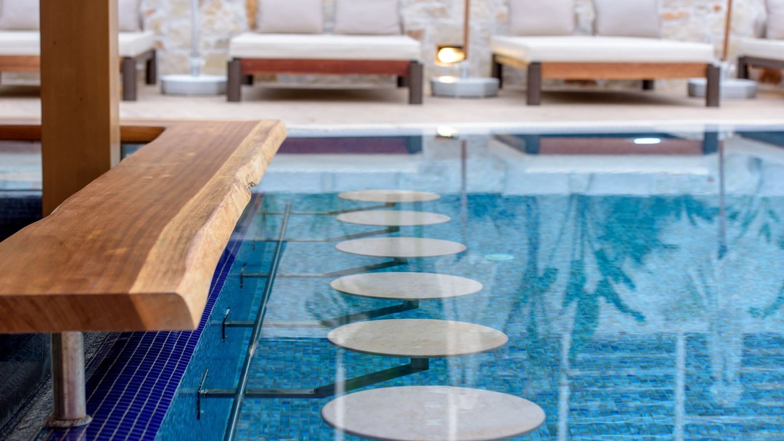 bars-clio-inpool-bar