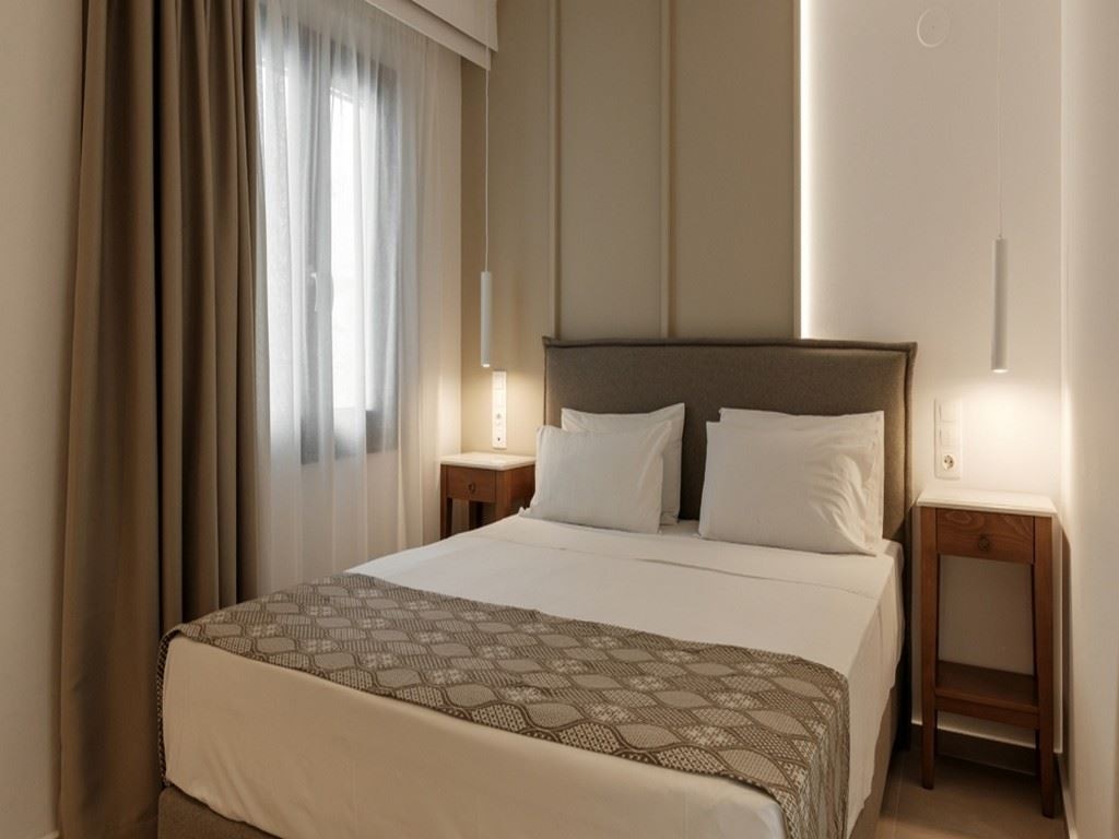 rooms-suite-1-bedroom-with-living-room