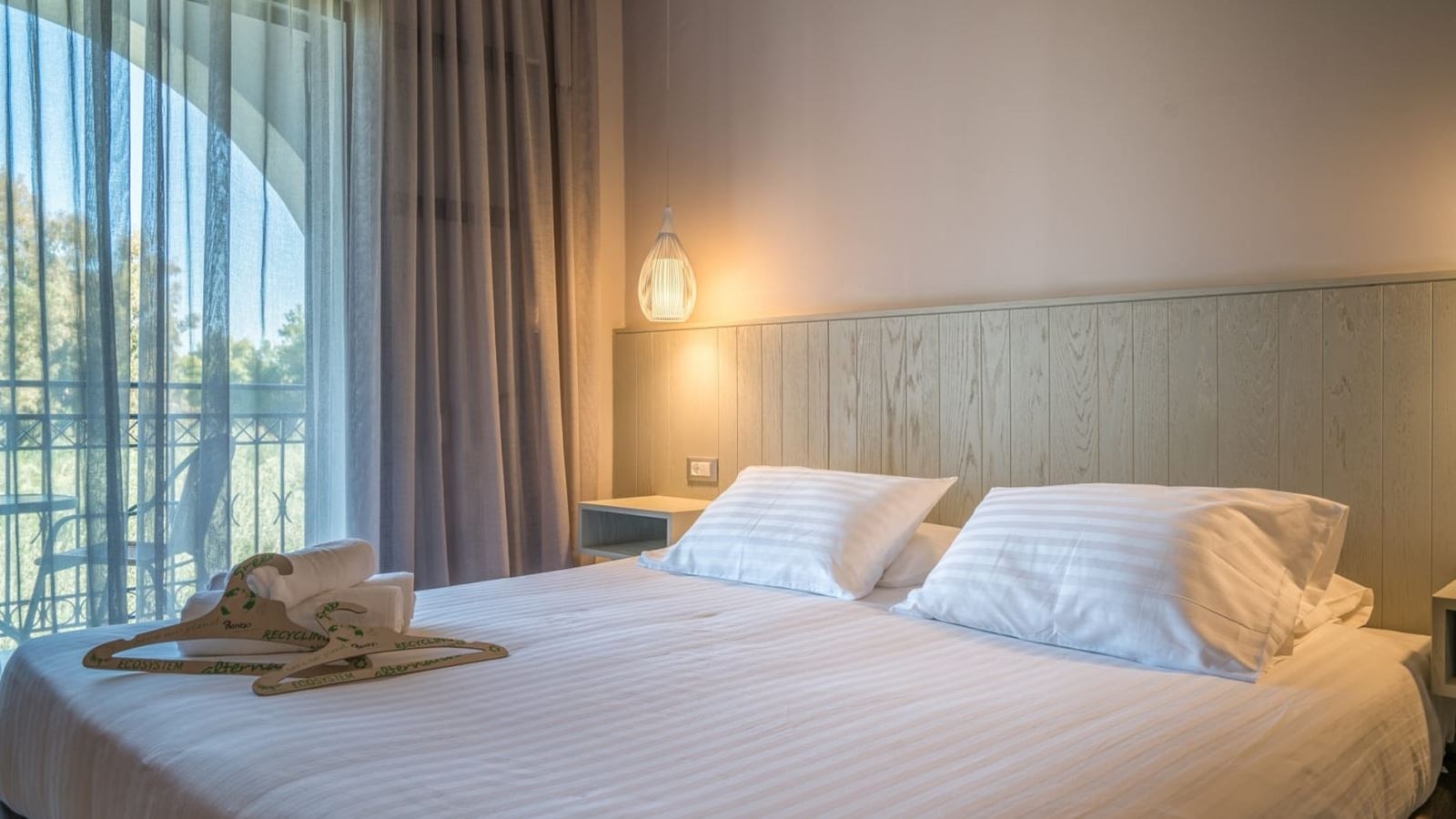 rooms-double-room-deluxe