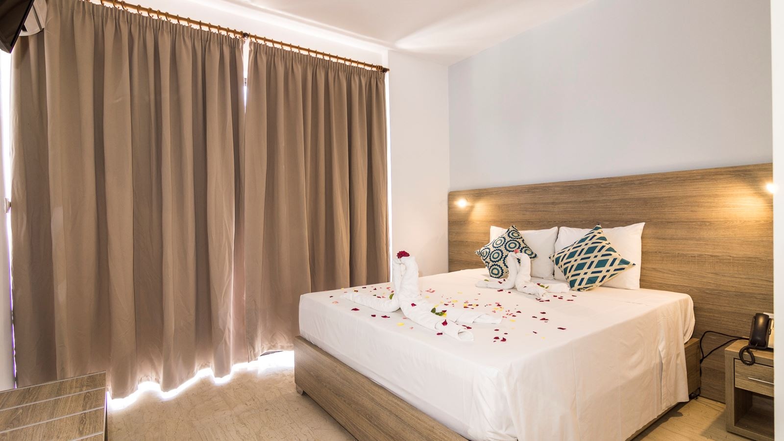 rooms-room-double-balcony-or-terrace