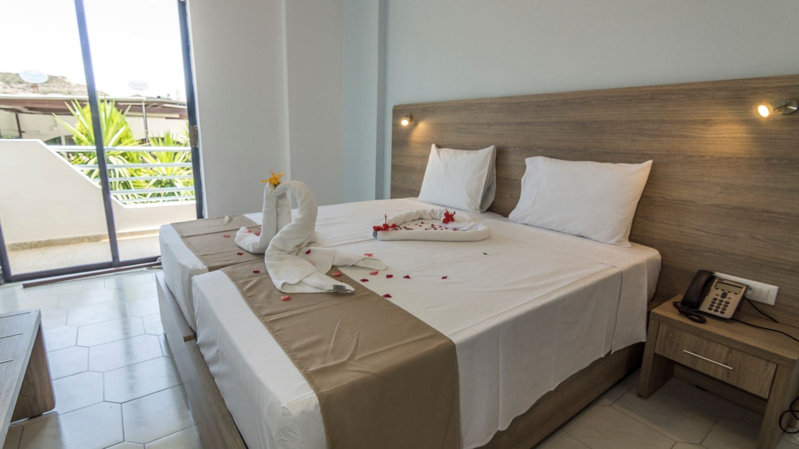 rooms-room-double-balcony-or-terrace