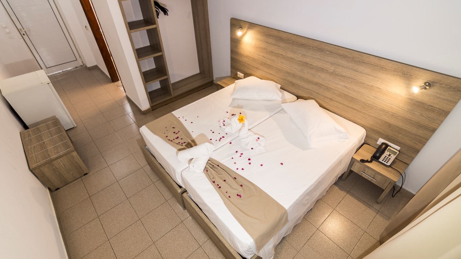 rooms-room-double-balcony-or-terrace