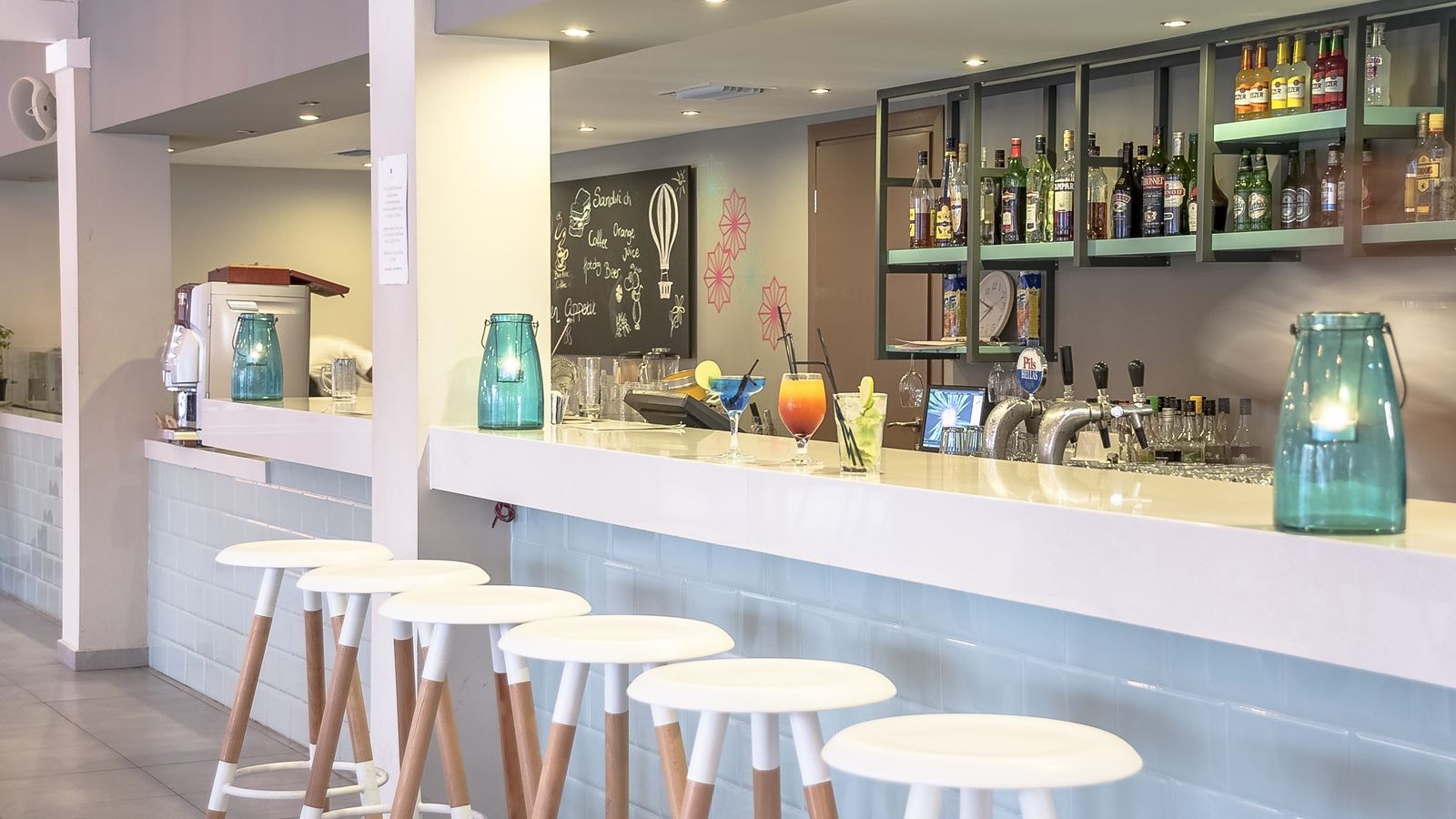 bars-agiazi-pool--snack-bar